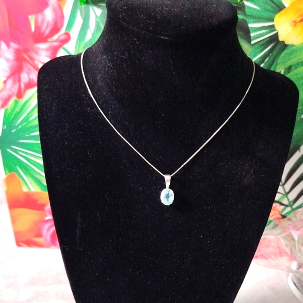 Aquamarine 925 Pendant Minimalist Design